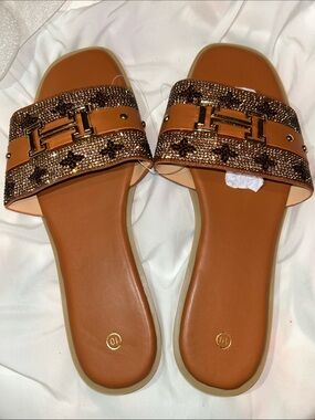 Embellished Brown Slide Sandals with Metallic Accent